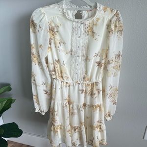 Boutique White Floral Dress, never worn or washed, size medium